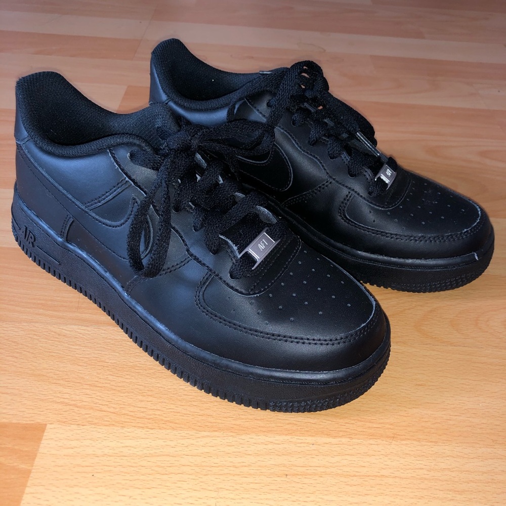 Black Nike Air Force 1